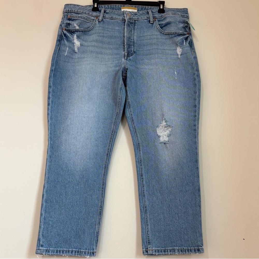 Maurices Light Blue Distressed Cropped Jeans